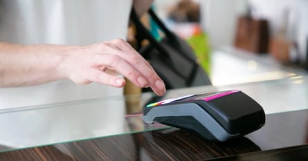 EMV: co to jest i jak działa standard płatności chipowych